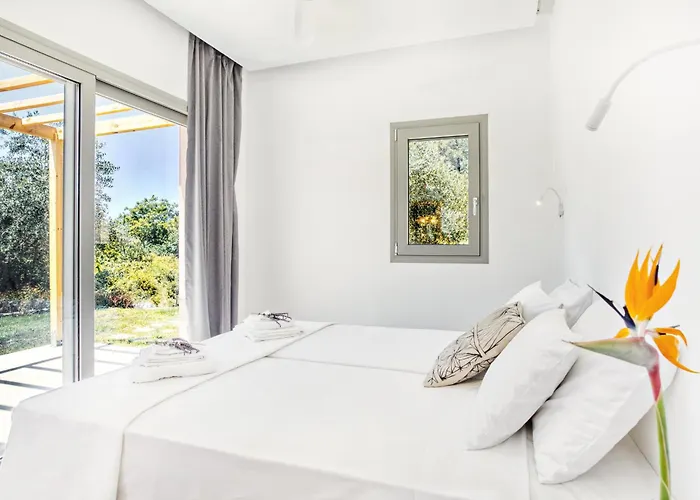 Kumquart Estate- Kumquat Lodge