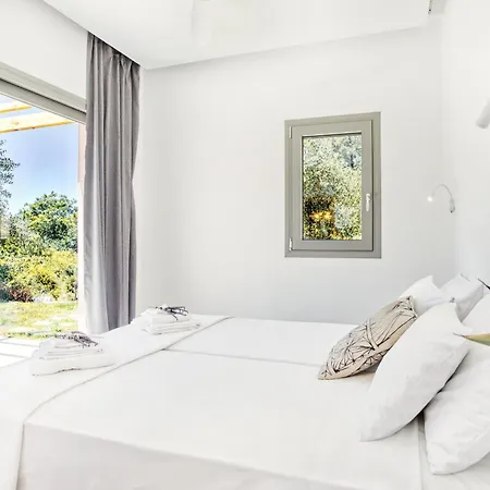 Kumquart Estate- Kumquat Lodge